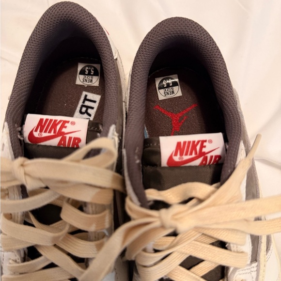 Nike Men’s Low-Top Sneakers in Brown and Cream with Tan Laces - Picture 3 of 5